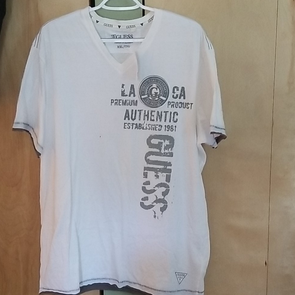 Men's guess tshirt